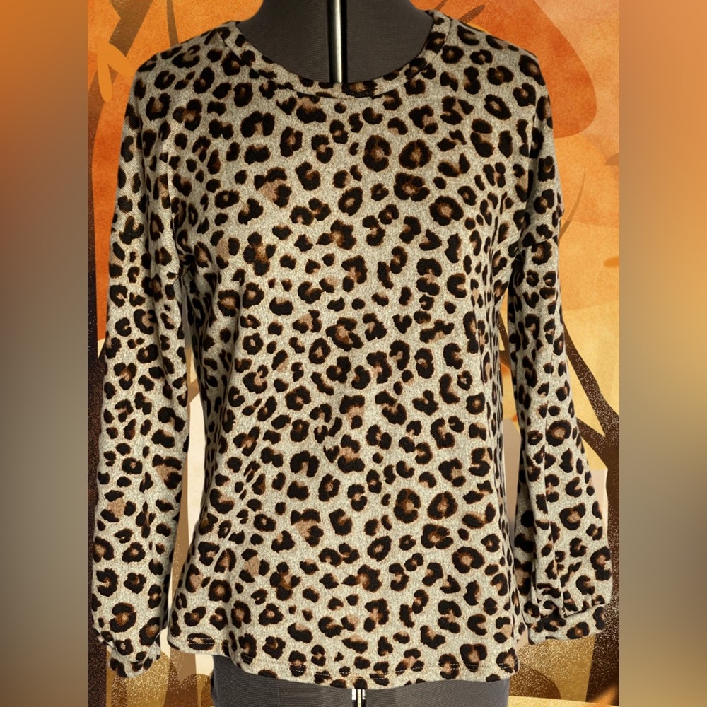 Green Envelope Los Angeles Leopard Print Top Size S